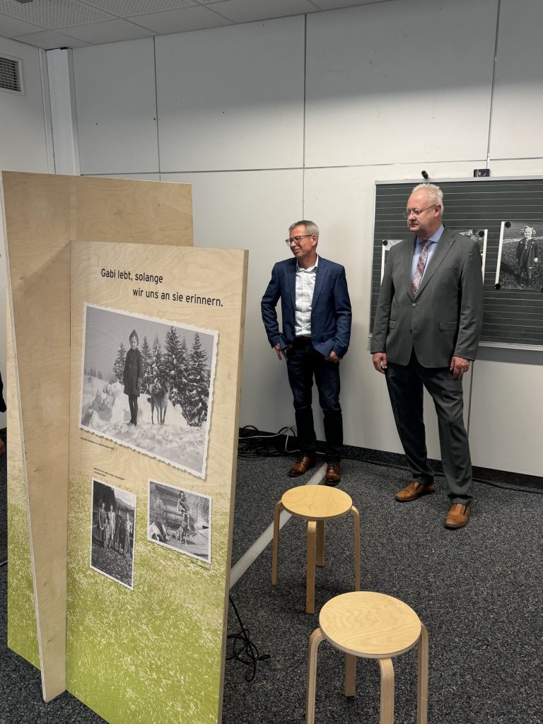 gayer-pohl-vor-an-aufsteller